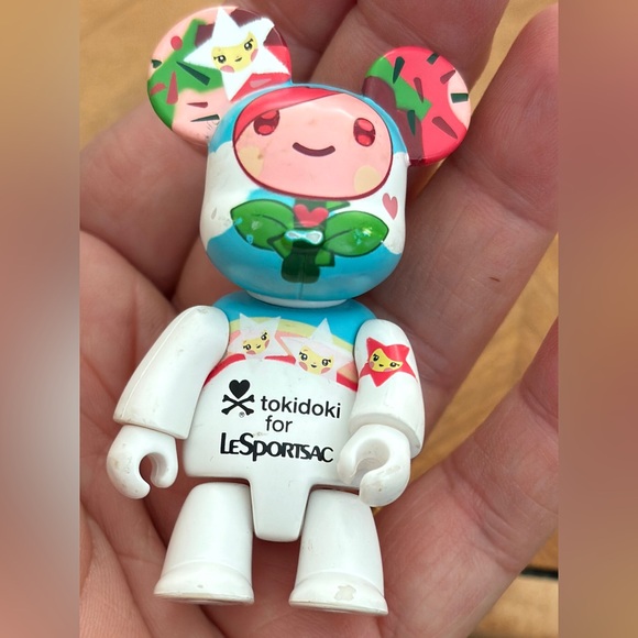 Vintage TOY2R Tokidoki for LeSportsac Edition Qee Bear figure 2006 - Picture 2 of 5